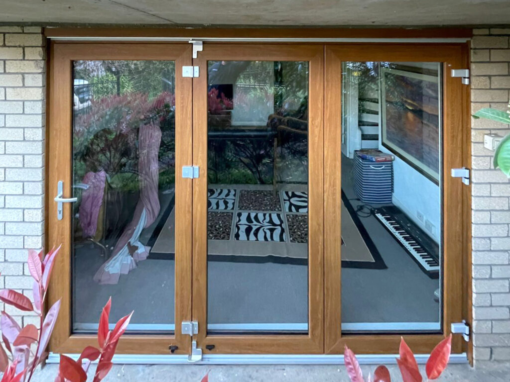 Bi-fold door