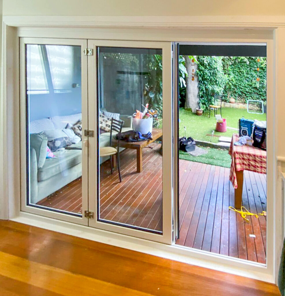 Bi-fold door