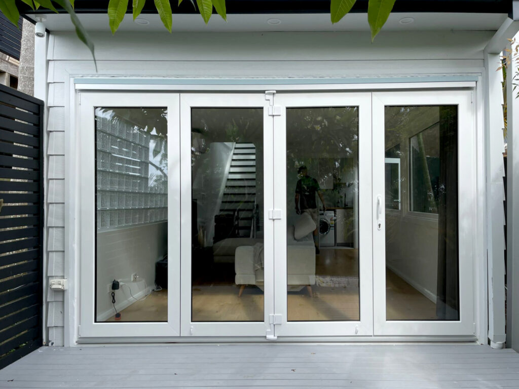 Bi-fold door